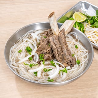 13. Pho Suon Bo (Beef Rib)