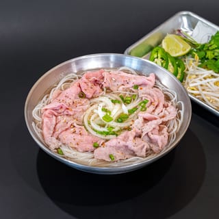 Pho Tai * (Rare Steak)