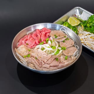 Pho Dac Biet * (Combination)